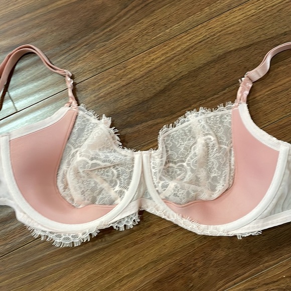 Victoria's Secret Push Up Bra - Picture 4 of 7